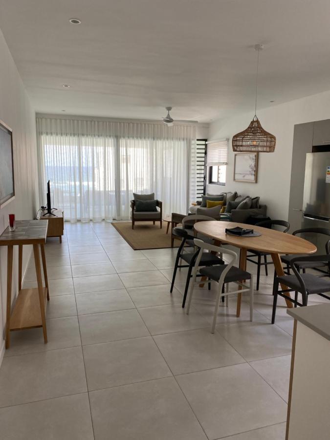 Eastern Blue Beachfront Luxury Apartment Poste Lafayette Bagian luar foto