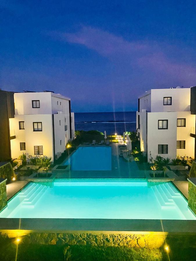 Eastern Blue Beachfront Luxury Apartment Poste Lafayette Bagian luar foto