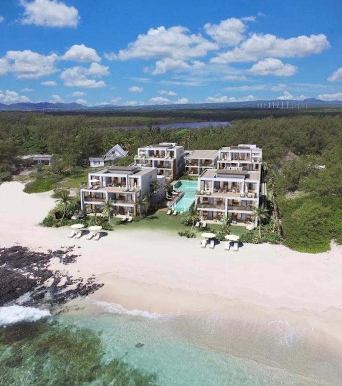 Eastern Blue Beachfront Luxury Apartment Poste Lafayette Bagian luar foto